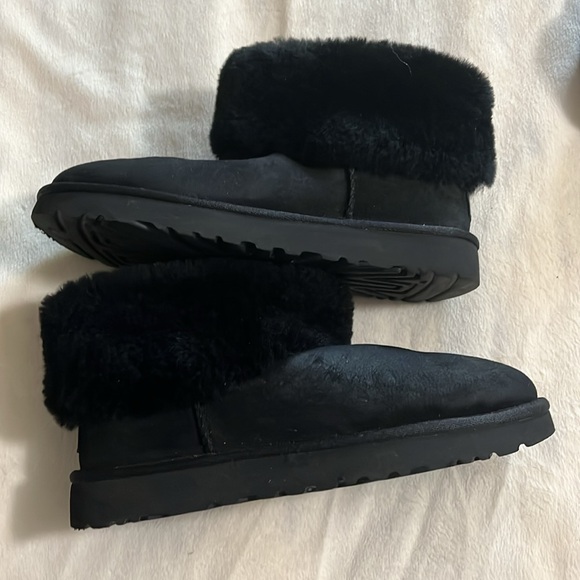 Ladies, black suede UGG ankle booties - Picture 5 of 5